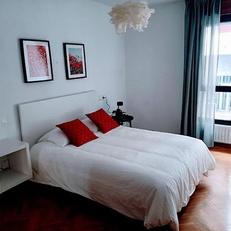 Appartamento Apartamento Entre Estaciones Oviedo Esterno foto