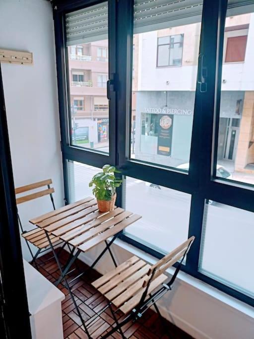 Appartamento Apartamento Entre Estaciones Oviedo Esterno foto